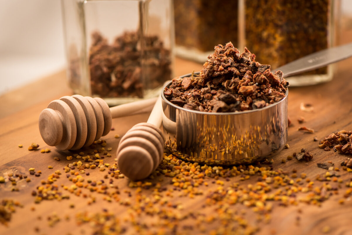 propolis 4 - Doğal Bir Güç Kaynağı: Toz Propolis ve Kullanım Rehberi